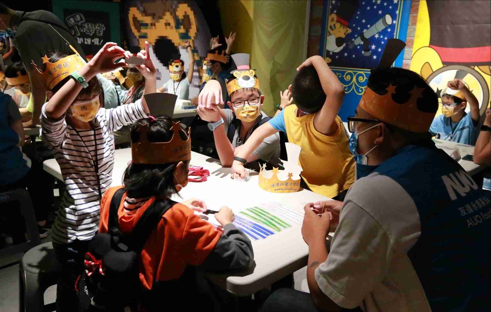 人生就是博以永续理念推动全人教育计划，，内外结盟储备科普教育人才，，荣获亚太永续行动奖社会共融面的金奖肯定