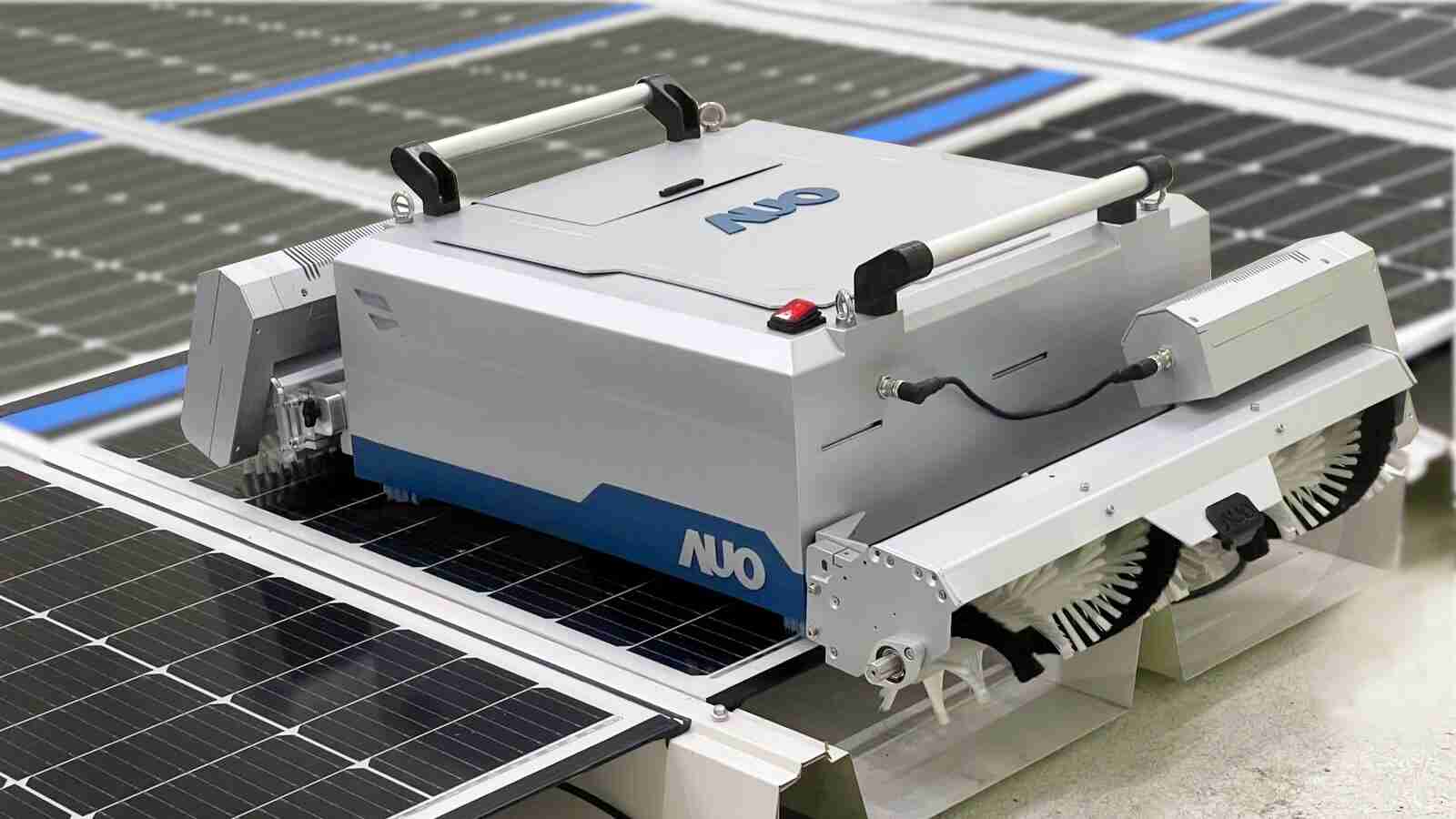 人生就是博致力EPC场域技术升级，，，导入清洁机器人搭配传感器与AI数据分析，，大幅减少维运成本