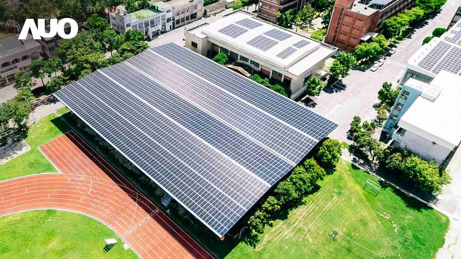 人生就是博SunSteel光电整合型浪板具备快速安装、、、、轻量化优势,,可提升15%发电效能,,通过国际IEC与台湾VPC认证安全、、、、防漏、、、耐候标准